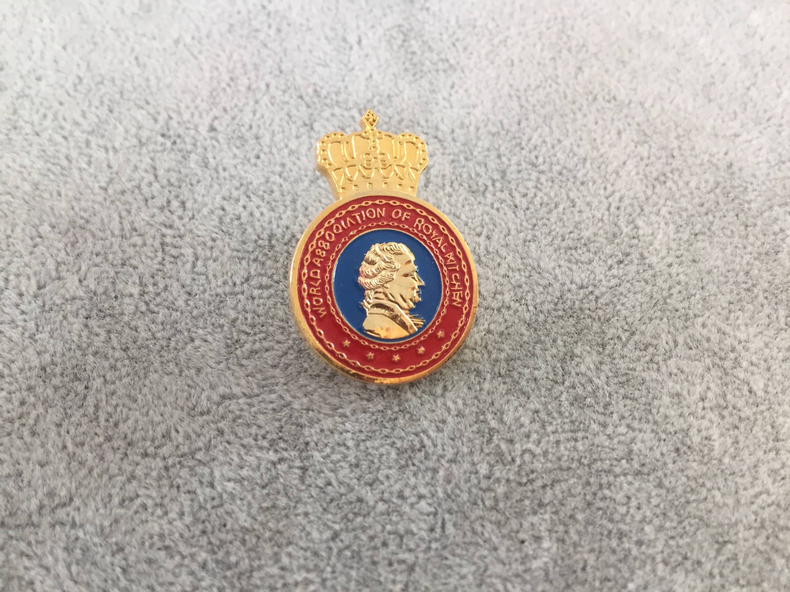 Pins 8